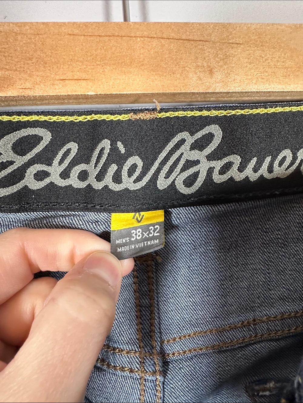 Eddie Bauer Specially Dyed Comfort Waist Straight Leg Jeans Men’s Size 38x32 - Picture 4 of 7